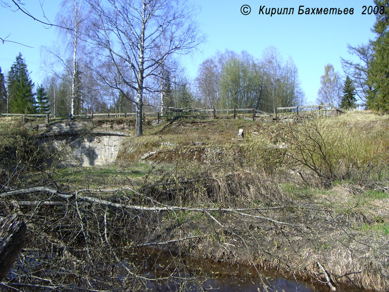 Водопропускная труба под старым руслом Сайменского канала